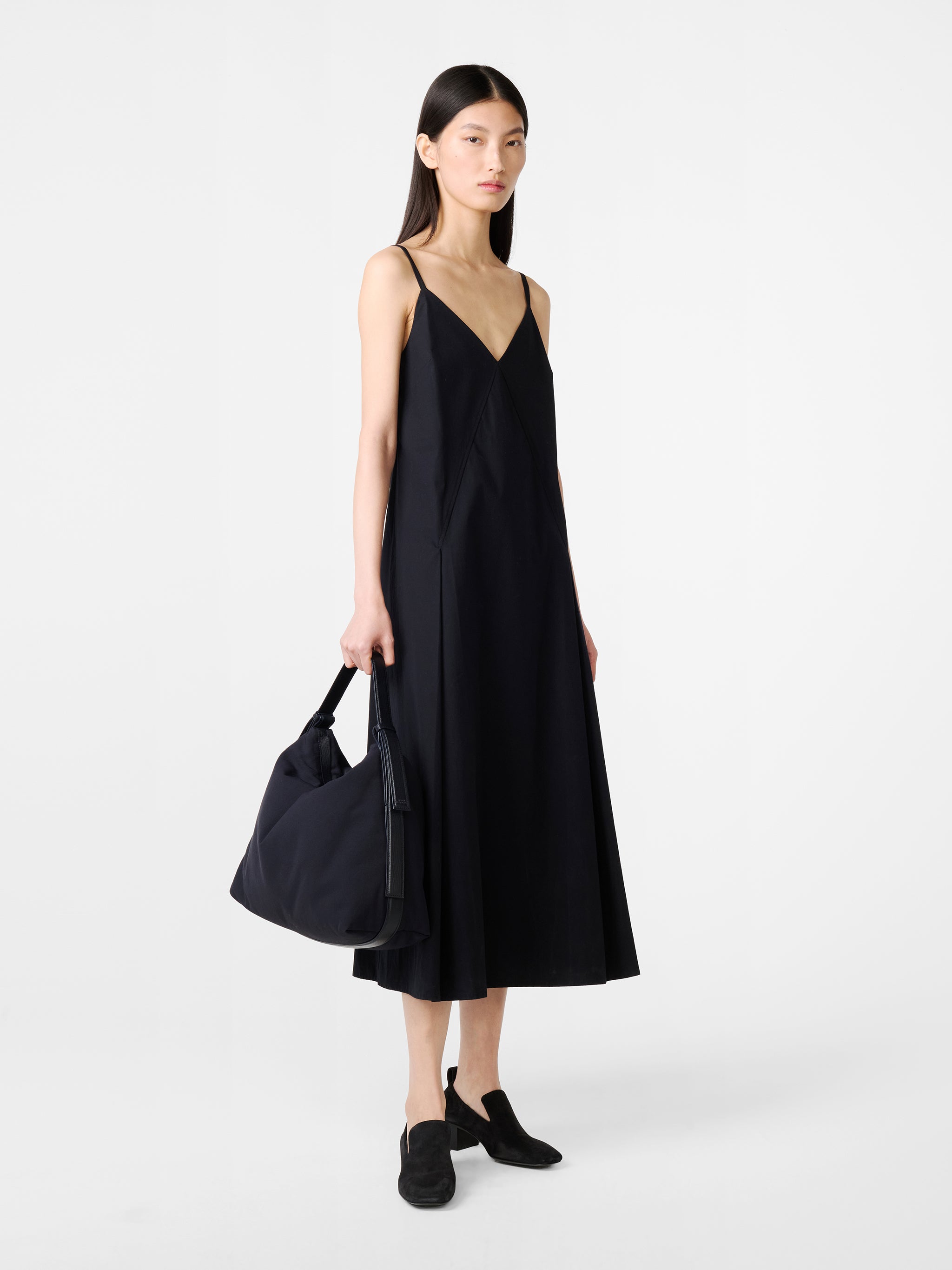 Transit Bag in Darkest Navy