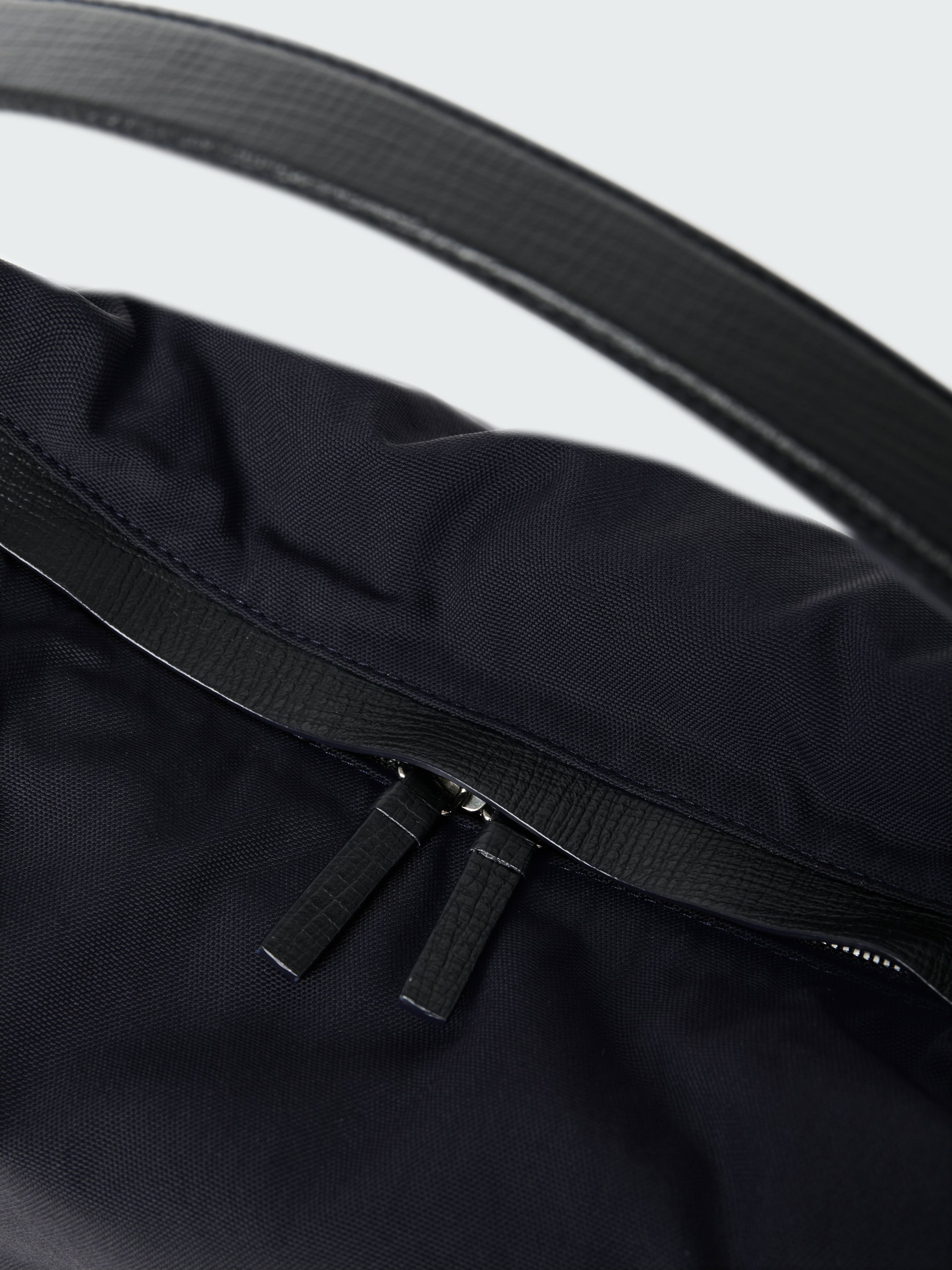 Transit Bag in Darkest Navy