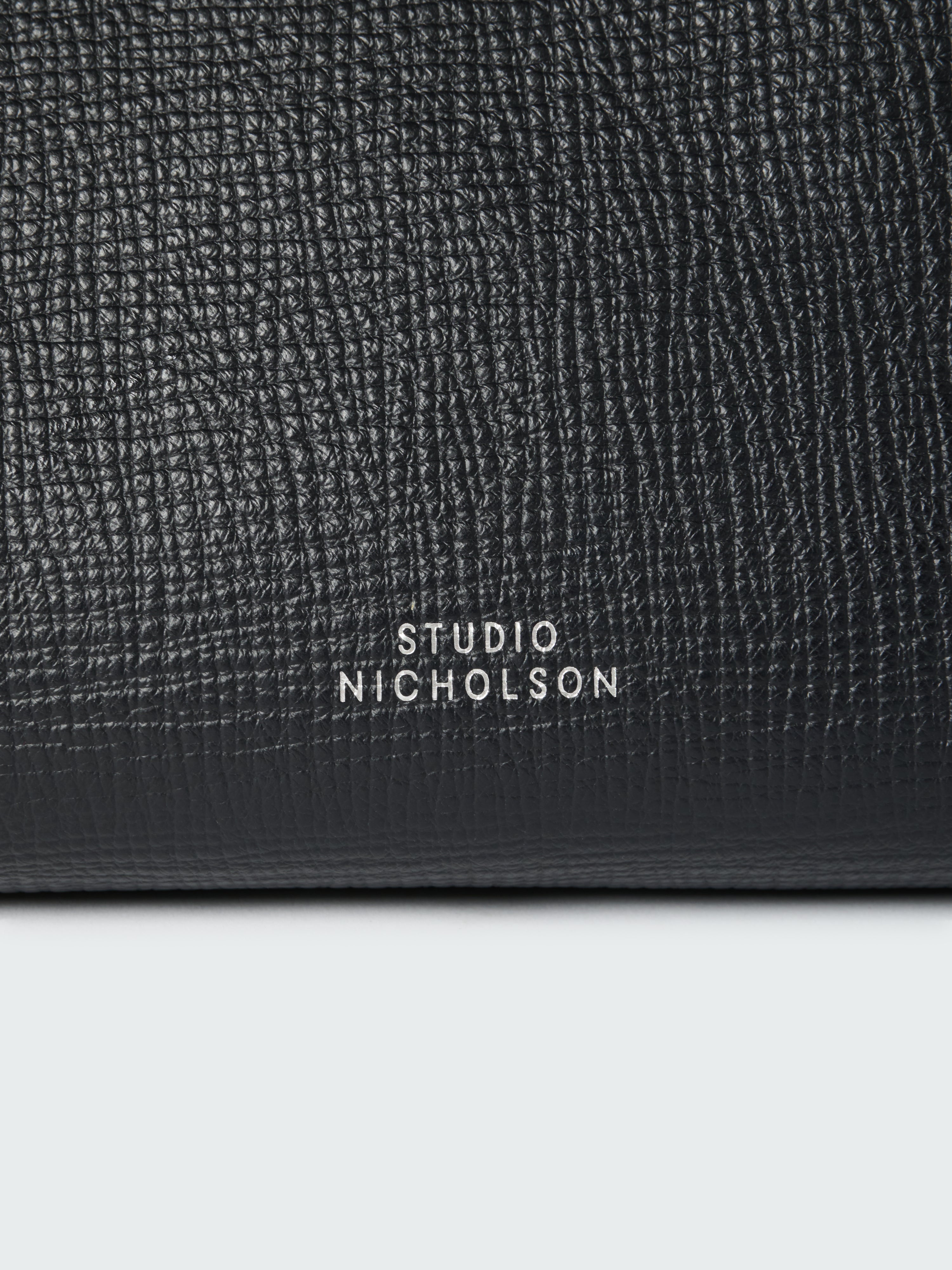 Hobo Type 1 Leather Bag in Darkest Navy