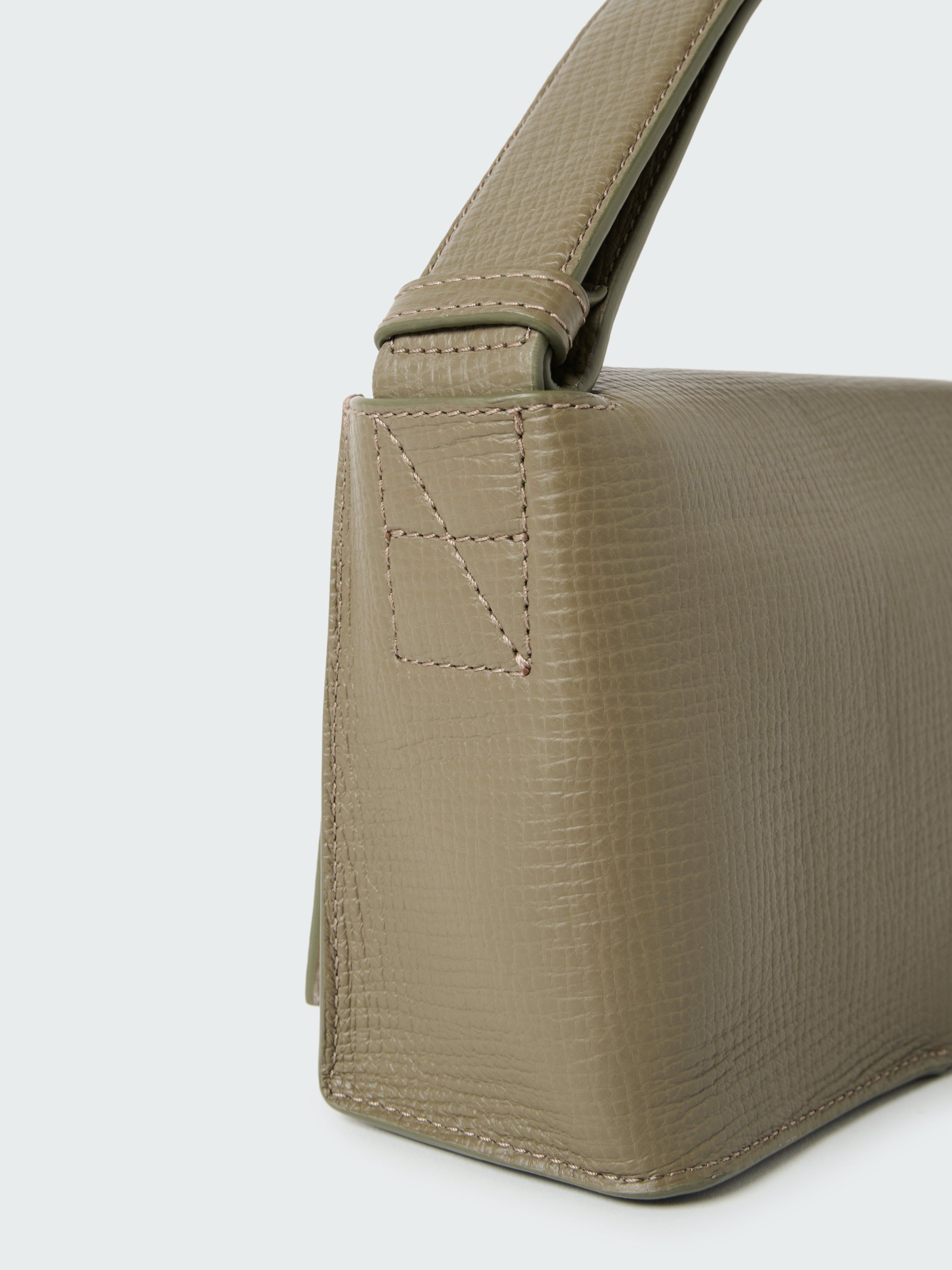 Meshi Mini Leather Bag in Elephant