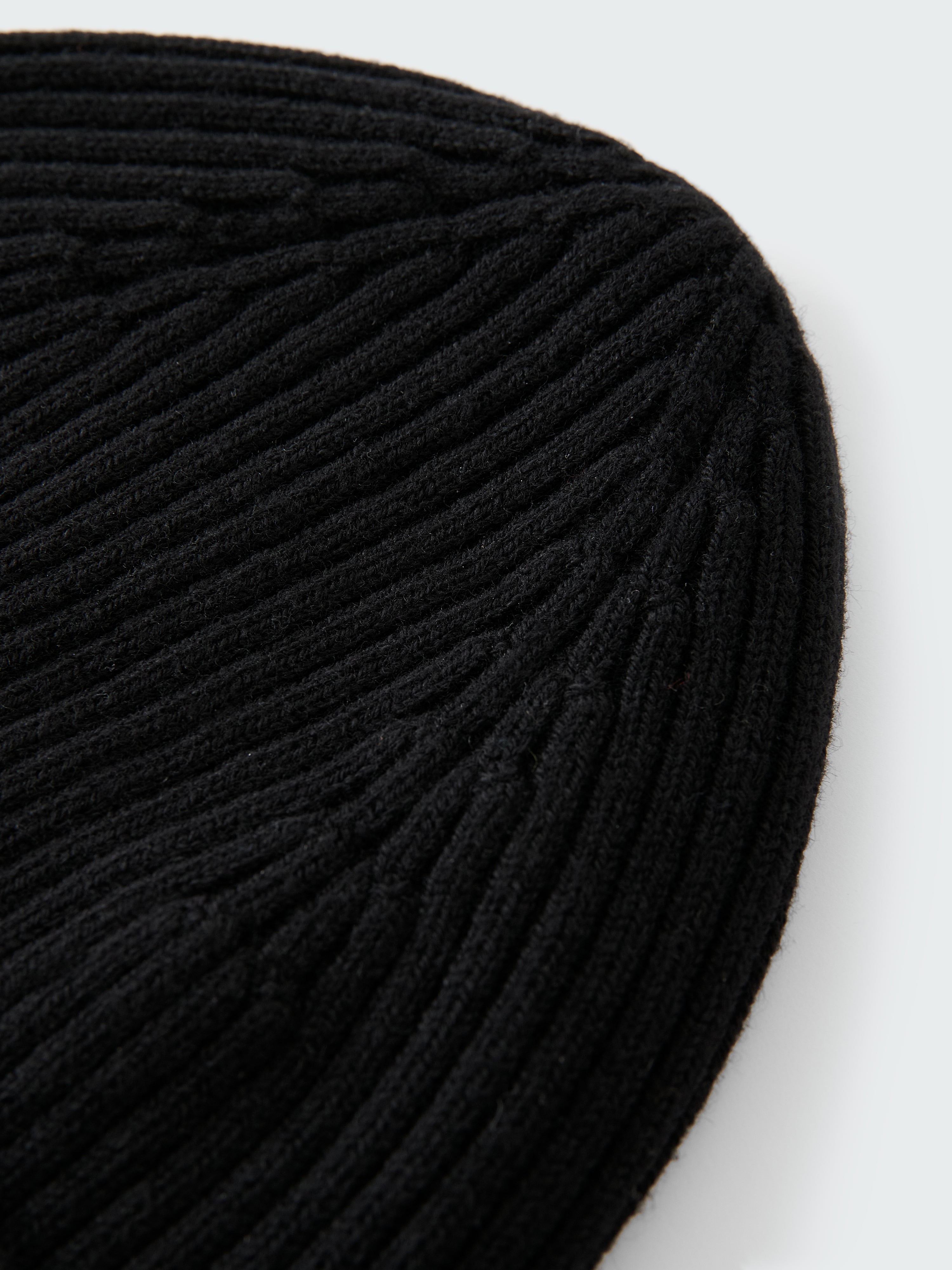 Mikkel Beanie in Black