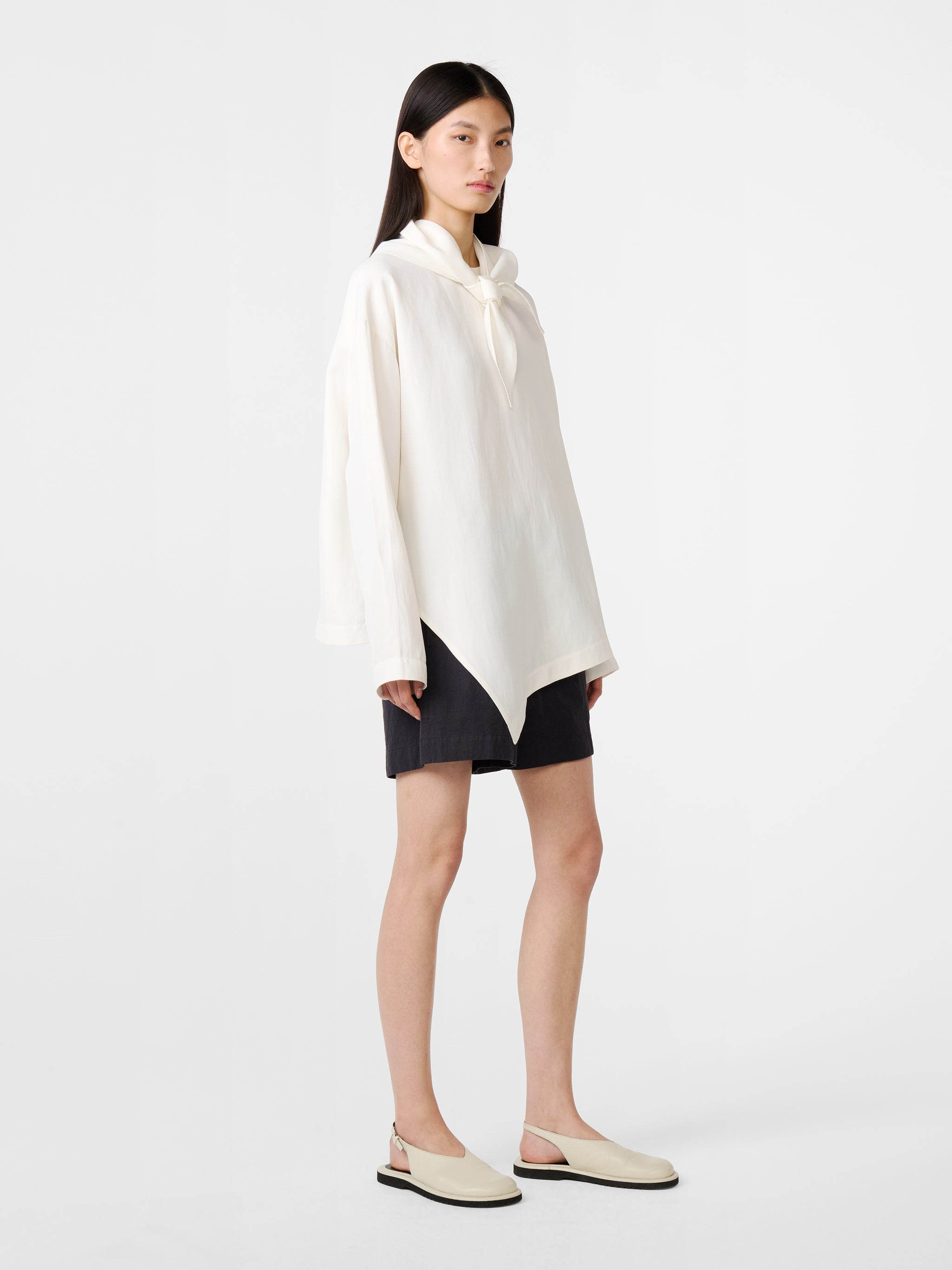 Bute Linen Top in Parchment